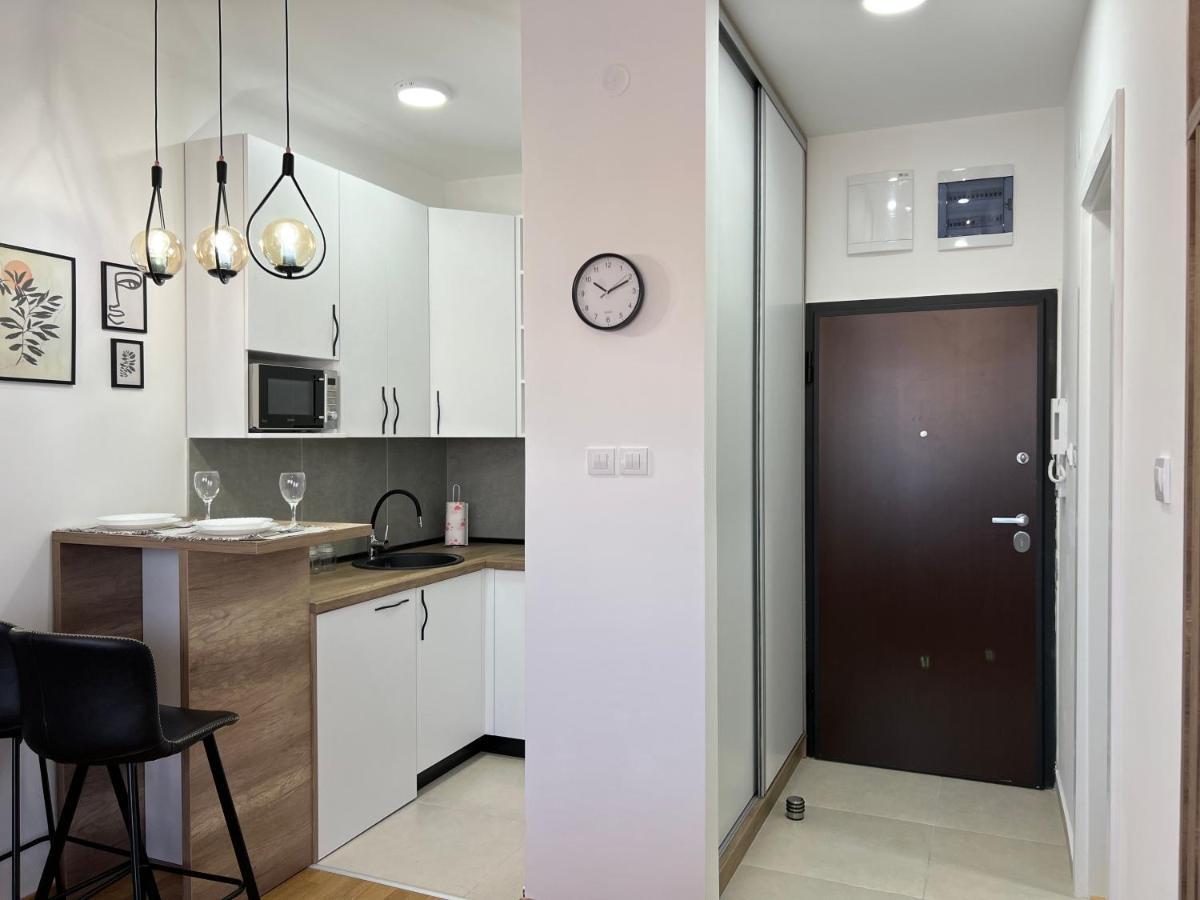 Apartment Charlie Private Parking Novi Sad Exterior photo